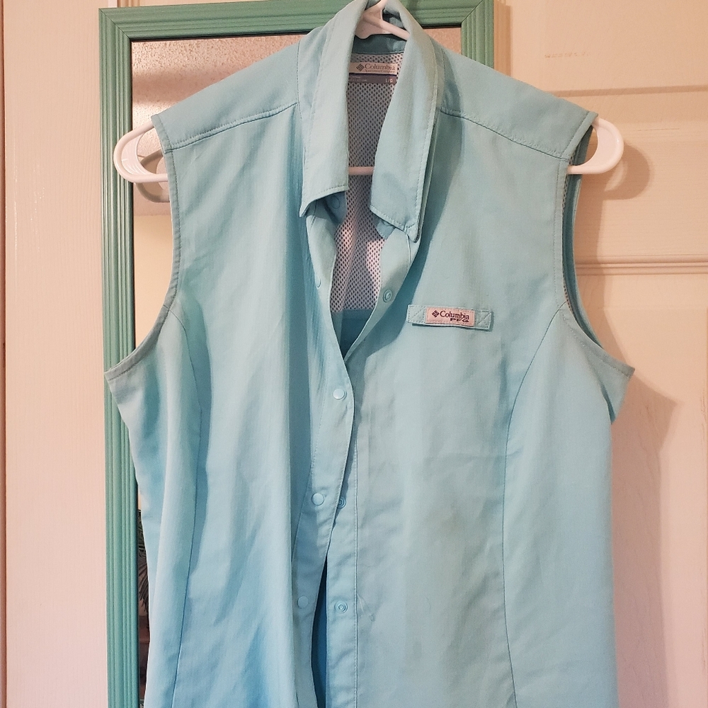 Women's large light blue Columbia PFG Sleeveless tank top fishing shirt button